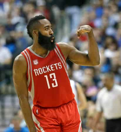 Harden tuvo un 56,0 por ciento de acierto en los tiros de campo, el 46 de triples, el 89 desde la línea de personal y se quedó a un rebote de haber conseguido en cada partido triple-doble. (AP)