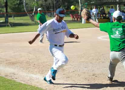 Los juegos se desarrollan durante mañanas y tardes de domingo. Esperan equipos para liga de softbol