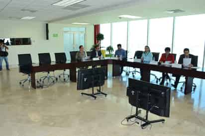 Vacío. En la bancada del PAN fue donde más se notó la desbandada de regidores ya que tres pidieron licencia. (EL SIGLO DE TORREÓN)