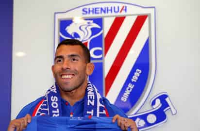 Carlos Tévez ya se puso el uniforme del Shanghai Shenhua. Gastan chinos más de 450 mdd