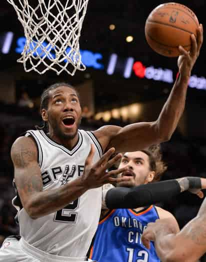 Kawhi Leonard marcó 36 puntos para los Spurs. Leonard brilla en triunfo de los Spurs