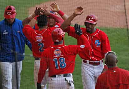 Puerto Rico derrotó 10-2 a República Dominicana y se acerca a las semifinales de la Serie del Caribe. (EFE)