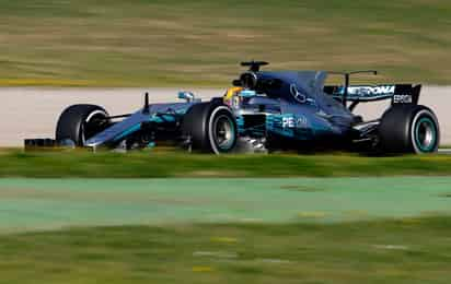 El británico Lewis Hamilton fue el piloto más rápido sobre la pista en las primeras prácticas de la Fórmula Uno. (AP)