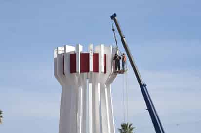 La construcción del emblema, situado a la entrada de Torreón, estuvo a cargo del prestigioso arquitecto y entonces director de Obras Públicas del municipio, Samuel Alatorre Morones. (EL SIGLO DE TORREÓN)