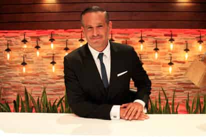 El actor mexicano Arath de la Torre, quien ha destacado en la televisión con programas y telenovelas como Los simuladores, La parodia y Una familia con suerte, cumple 42 años de vida. (ARCHIVO)