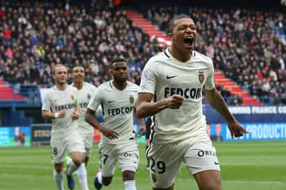 Kylian Mbappe anotó dos goles en la victoria del Mónaco 3-0 sobre Caen. Kylian Mbappe brilla con el Mónaco