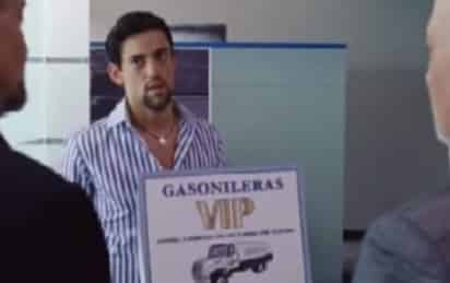 WeFuel permite al consumidor elegir entre el tipo de gasolina y el tipo de pago, para que en un lapso de 30 minutos, un camión de la compañía se encuentre llenando el tanque del vehículo. (ESPECIAL)