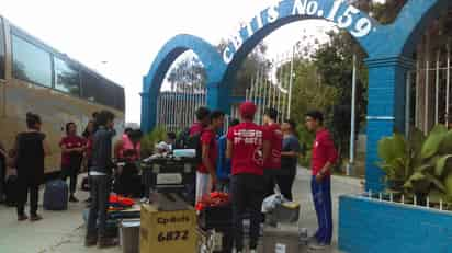 Por la gloria. Alumnos del Cbtis 159 de Gómez Palacio viajan al Mundial de Robótica en Houston, Texas.