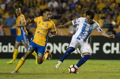 Tigres y Pachuca empataron a un gol en el partido de ida de la final de la 'Concachampions' celebrado en el estadio de los felinos. (EFE)