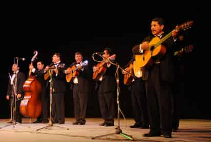 Estilo. Varias de las rondallas que participarán son de corte más tradicional y buscan integrar la red nacional de concursos. (ARCHIVO)