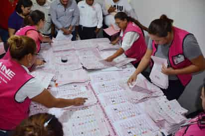 Se quedan a medias. No alcanzaron el número mínimo de votos que se requieren.