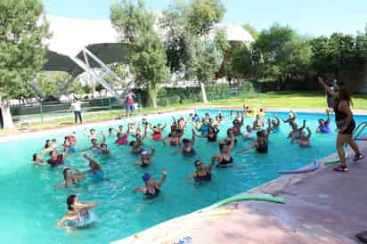 Actividades. El Aqua Zumba se imparten de miércoles a sábado, en un horario de 9 a 11 de la mañana. (EL SIGLO DE TORREÓN)