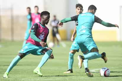 Los Guerreros del Santos Laguna continuaron ayer con la preparación del partido de la jornada 3 del Apertura 2017, de la Liga MX. (Jesús Galindo)