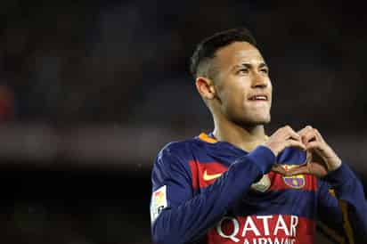 Neymar ha recordado cómo fueron, con 21 años, sus primeros días en el Barça 'donde compartí vestuario con ídolos como Messi, Valdés, Xavi, Iniesta, Puyol, Piqué, Busquets y otros, con la expectativa de jugar en un club que es 'més que un club'.
