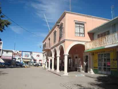 Poanas. En este municipio fue localizado un yacimiento muy importante de plata y oro.