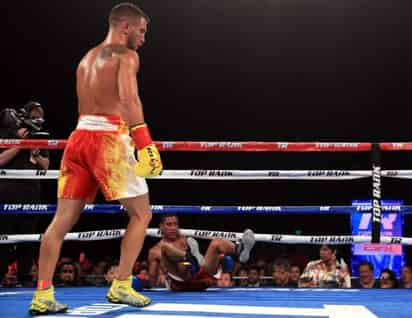 Vasyl Lomachenko exhibió un gran boxeo y derrotó por nocaut al venezolano Miguel Marriaga. (Especial)