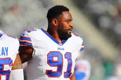 Será el sexto equipo en la carrera de Leger Douzable, quien jugó la temporada pasada con los Bills de Buffalo. (Archivo)