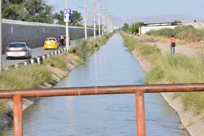 Situación. Le compete a los módulos vigilar quienes han pagado para tomar agua de riego para sus cultivos. (FERNANDO COMPEÁN)