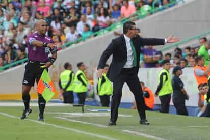 De la Torre deja la dirección técnica del Club Santos Laguna. (ARCHIVO)