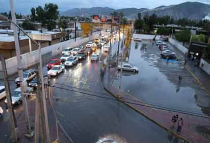 De acuerdo a la Estación Meteorológica de la Comisión Nacional del Agua (Conagua), reportó que el fenómeno se presentó alrededor de las 19:30 horas y tuvo una duración de entre 10 y 15 minutos. (EL SIGLO DE TORREÓN)