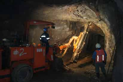 La mina 'La Encantada', propiedad de la empresa First Majestic Silver, de Canadá, está en la zona desierto, a más de 400 kilómetros de distancia de Saltillo. (ESPECIAL) 