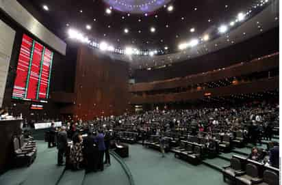 Labores. En la Cámara de Diputados, las bancadas del PAN y PRD se pronunciaron a favor de que los ciudadanos se integren. (AGENCIA REFORMA)