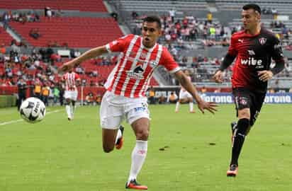 Isijara pertenece a la cantera de los Rayos de Necaxa, club al que llegó en 2007. (ARCHIVO)