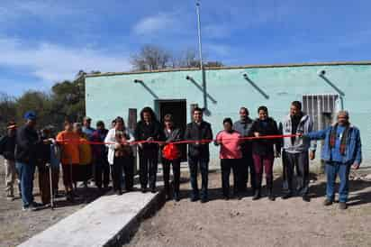 El alcalde Juan González oficializó la entrega y dijo que otra de las solicitud de los habitantes de la comunidad, fue la rehabilitación del comedor, lo cuál también se cumplió. (ARCHIVO)