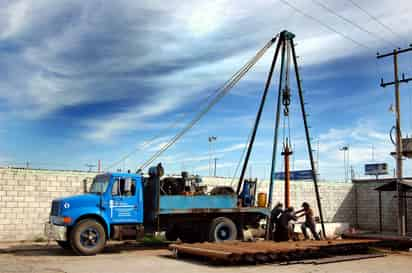 El director del Sistema Descentralizado de Agua Potable y Alcantarillado, Adelmo Ruvalcaba Nieto, informó que dichas labores forman parte del programa de mantenimiento que se lleva a cabo anualmente a todos los pozos. (EL SIGLO DE TORREÓN)