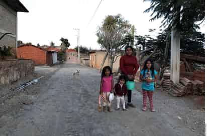 Labores. Para apoyar con la comida, los pobladores dieron una cooperación y las mujeres que prestan un servicio a la comunidad son las encargadas de cocinar y atender a los asistentes.