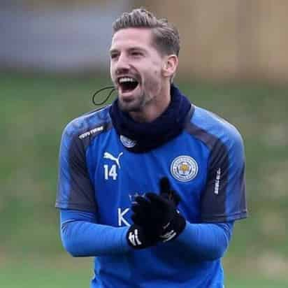 Leicester adquirió a Silva del Sporting de Lisboa por 22 millones de libras (28.7 millones de dólares) en el último día de transferencias en agosto, pero no registró el acuerdo a tiempo ante la FIFA. (ARCHIVO)