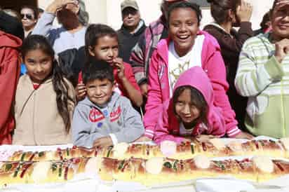 Tradición. Los pequeñitos pudieron disfrutar el festejo del Día de Reyes y la repartición de la tradicional rosca.   