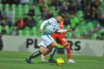 El castigo a los visitantes se vivió a la media hora de juego, y el uruguayo sumó su primera anotación en la Copa MX. (ERNESTO RAMÍREZ CAMACHO)