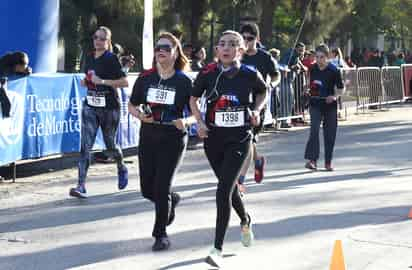 Una auténtica fiesta se espera en los alrededores del Bosque Venustiano Carranza, con la llegada de los atletas, tanto en la distancia del Medio Maratón como en la 5 K, luego de realizar un esfuerzo importante. (Archivo)