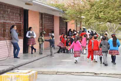 Si el alumno no cuenta con 6 años cumplidos a dicha fecha, podrá inscribirse en primero de primaria, siempre y cuando los padres de familia o tutores firmen una carta-compromiso. (EL SIGLO DE TORREÓN)