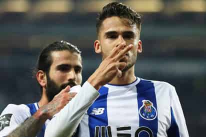Los goles de Porto fueron obra del portugués Sérgio Oliveira a los 14 minutos, del mexicano Diego Reyes (38) y finiquito las cosas el camerunés Vincent Aboubakar (73). Por Braga descontó el brasileño Raul a los 31 de la primera mitad. (EFE)
