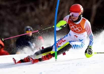 La estadounidense Mikaela Shiffrin consiguió ayer el segundo título olímpico de su carrera al ganar la prueba de eslalon gigante de esquí alpino en los Juegos Olímpicos de Invierno de PyeongChang. Mikaela Shiffrin, imponente en el eslalon gigante