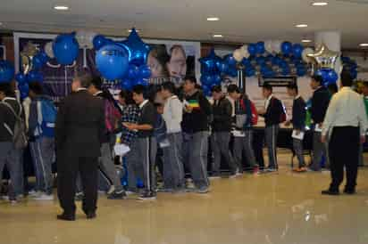 Opciones. Invitan a estudiantes a acudir a conocer opciones académicas.