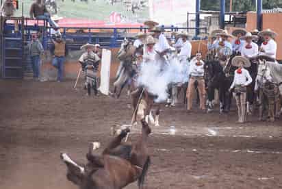 La charreada contará con la renombrada Banda Toro Viejo para amenizar las acciones sobre la arena con sus melodías. (Archivo)