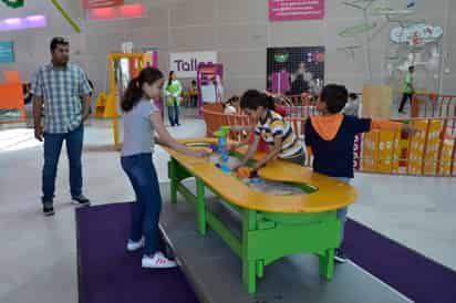 Visitas. El día de ayer, se festejó el Día de la Familia en el Museo Interactivo Acertijo. (EL SIGLO DE TORREÓN)