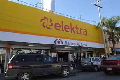 La cadena de tiendas Elektra, propiedad del empresario Ricardo Salinas Pliego, acumulaba un retroceso de 40% en el precio de sus acciones en comparación el precio máximo alcanzado en junio de 2017. (ARCHIVO)