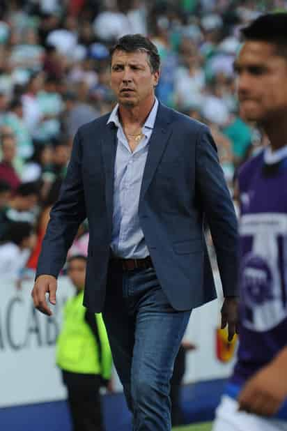 El estratega de los Guerreros, Robert Dante Siboldi, no esperaba un encuentro sencillo ayer ante los Gallos Blancos. (Fotografía de Ramón Sotomayor)