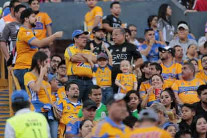 Convocaron a toda la afición asistir de negro y guardar un minuto de silencio en como burla a Rayados al perder la final ante Tigres del Apertura 2017. (Jam Media)