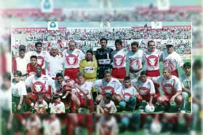 Los anecdoticos Toros Neza llegaron a una final de la mano de Enrique Meza como técnico, junto a estrellas como Antonio Mohamed, Rodrigo Ruiz o Pablo Larios. (Cortesía)