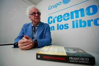 Sin pelos en la lengua, el prolífico escritor y articulista Francisco Martín Moreno esgrime que 'México es un país clasista y patéticamente racista', algo que denuncia en su último libro, 'México Esclavizado', sobre la explotación en las haciendas del sureste. (EFE)