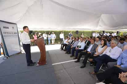 Anuncio. José Aispuro anuncia una intensa campaña de reforestación de banquetas en la Ciudad Industrial. (CORTESÍA)