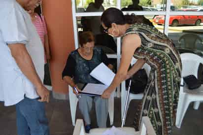 Quejas diversas. Exigen mejores condiciones hospitalarias para personal al servicio de la educación en Coahuila. (ROBERTO ITURRIAGA)