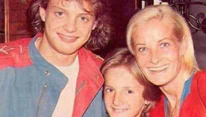 Luis Miguel junto a su madre, Marcela Basterí, y su hermano Alejandro. (Especial)