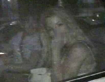 Cansada por el asedio de la prensa y cuando ya no le importaba conservar la imagen de niña buena, Britney Spears mostró su hartazgo. (ARCHIVO)
