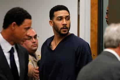 El ex ala cerrada de la NFL Kellen Winslow está acusado de varios, incluidos violación, secuestro y robo. 